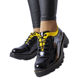 Svarta och gula lackskor från Amandier