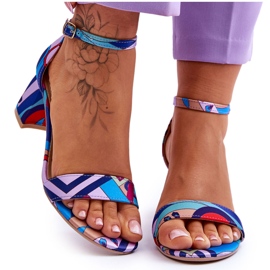 FB1 Lila och Quincy blå mönstrade sandaler i satin med låg klack violett