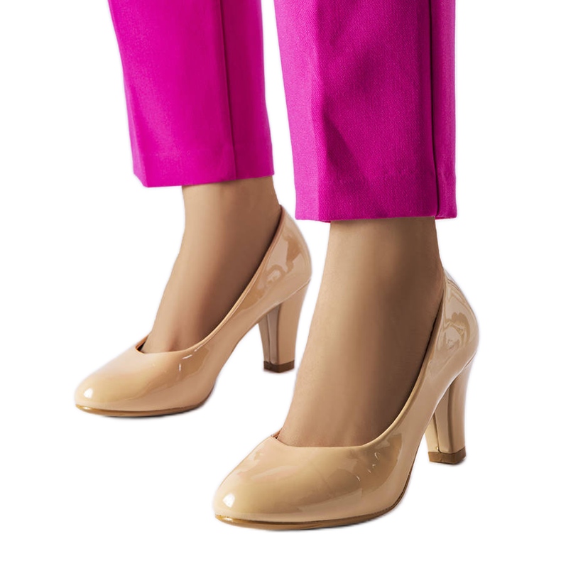 BM Beiga pumps i lack från Burkett beige