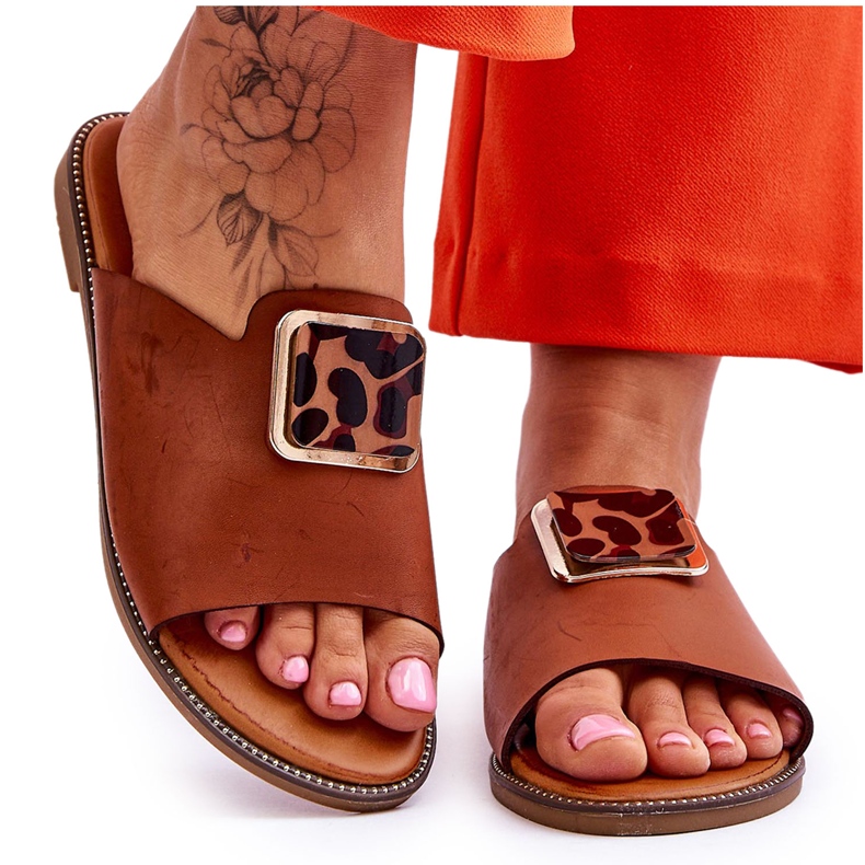 FJ1 Kvinnors tofflor med dekorativa element Camel Leonia brun