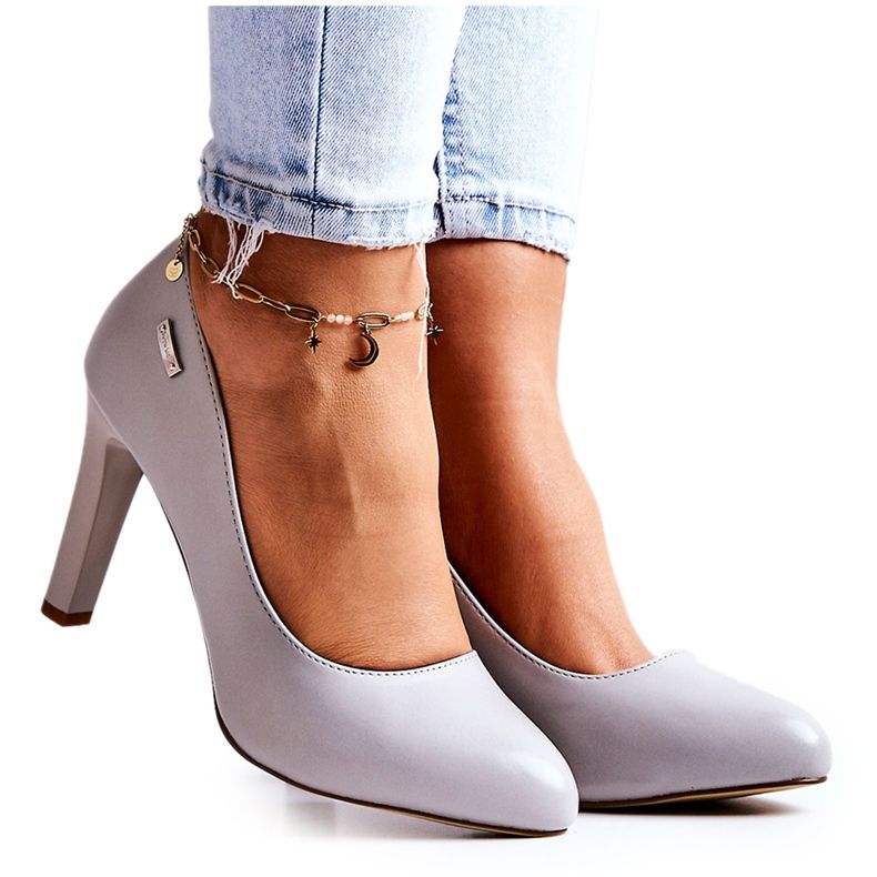 Kvinnors pumpar på en klack grå Sergio Leone Campbell