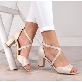 Beige pärlsandaler för kvinnor på stolpen Sergio Leone SK862