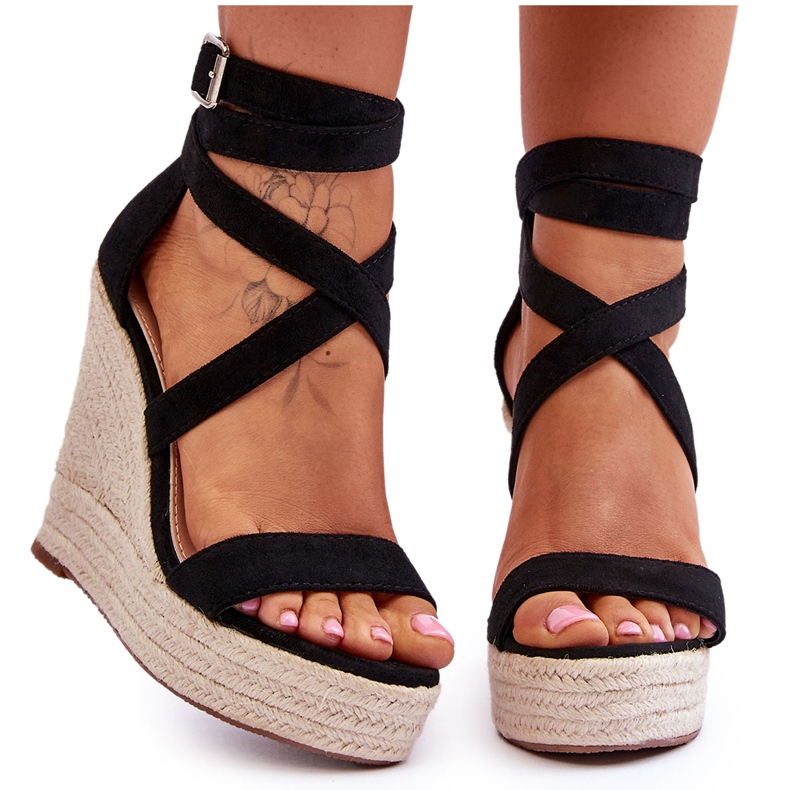 FJ1 Bekväma sandaler på en hög kil Svart Lemira