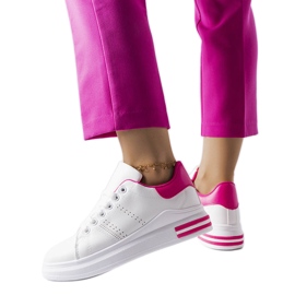 Vita sneakers med rosa accent från Davisson