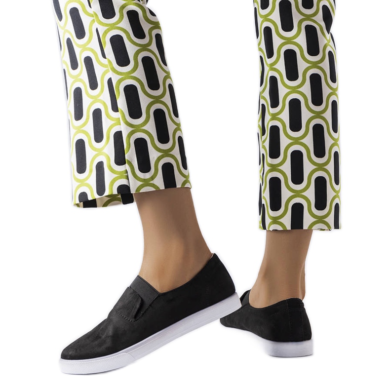 Svarta sneakers i ekomocka från Jamal