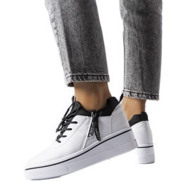 Vita low wedge sneakers från Mathieu