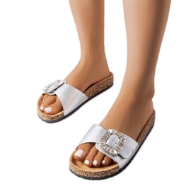 Silverskivor dekorerade med Millicent zirkoner