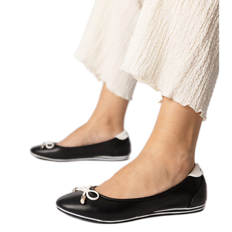 Svarta ballerinor dekorerade med rosett från Maddalena