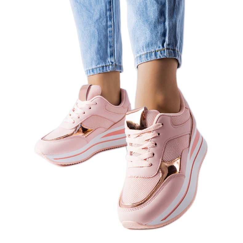 Rosa sneakers med tjock sula från Ethel