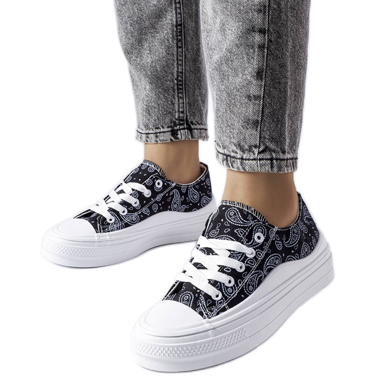 Svarta plattformssneakers från Bélair