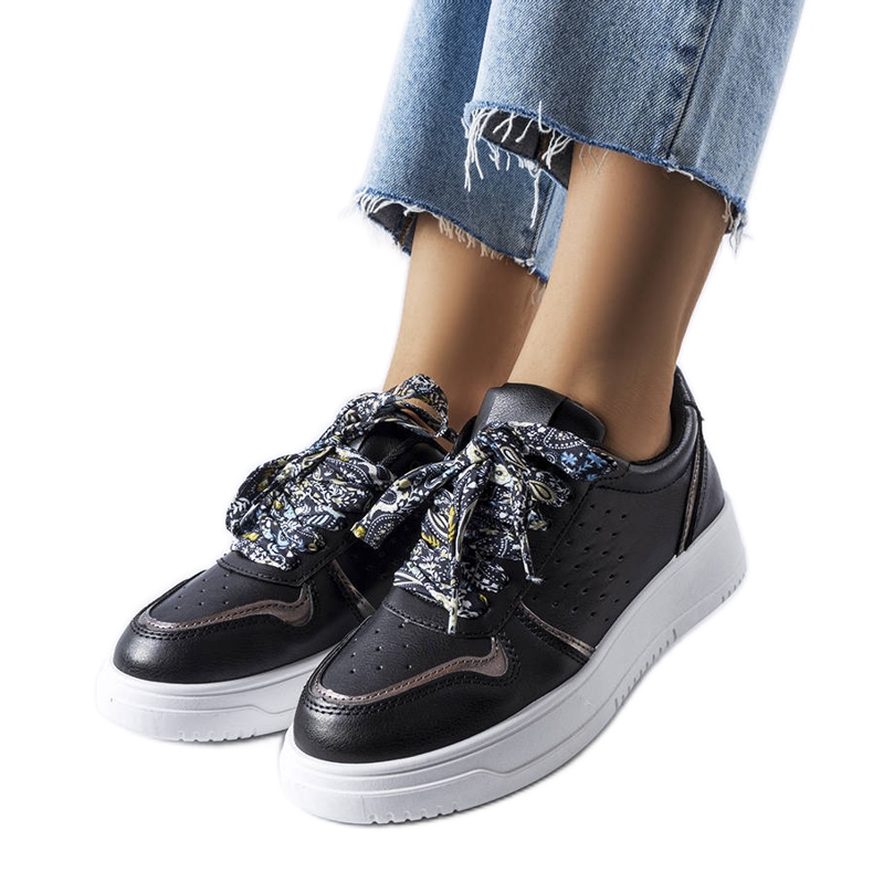 Svarta sneakers 85-872