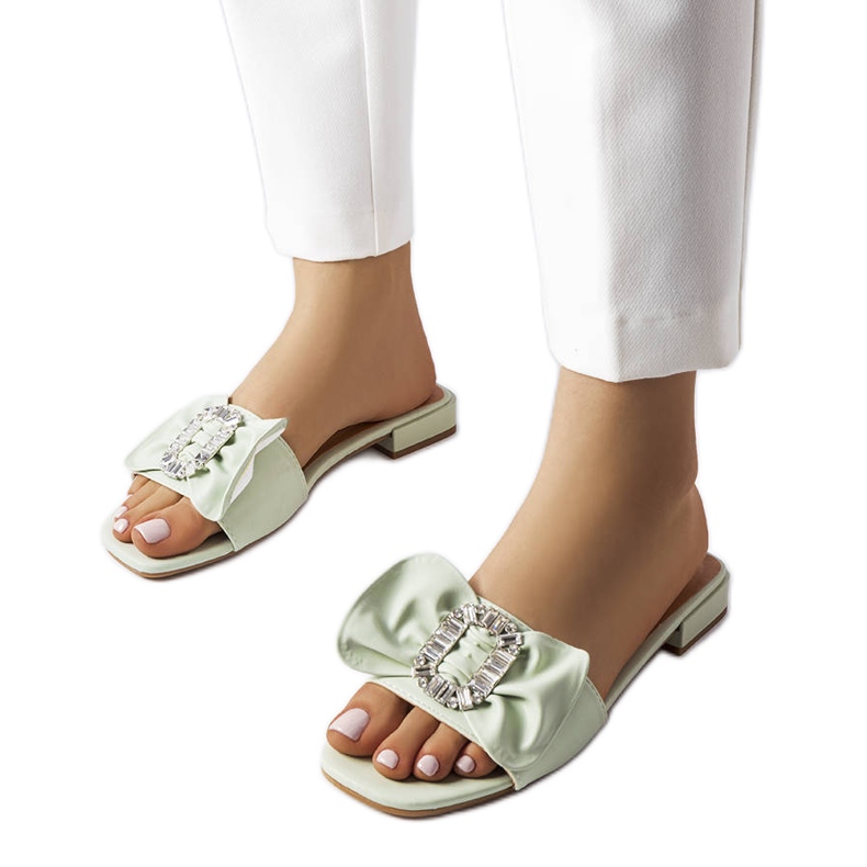 Gröna eleganta tofflor med strass från Fifi