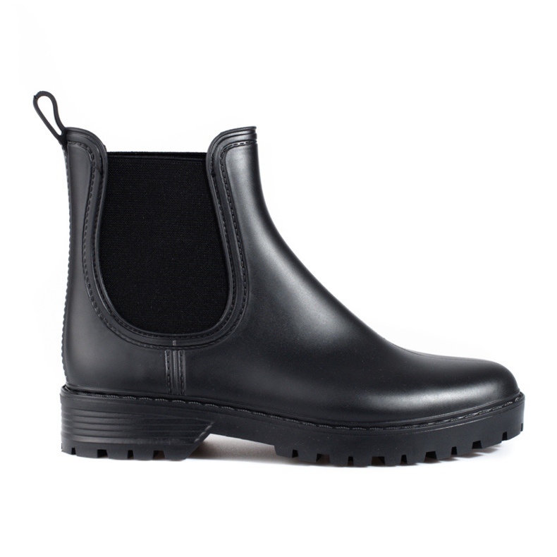 Svarta stövlar med tjocka sulor från Shelovet