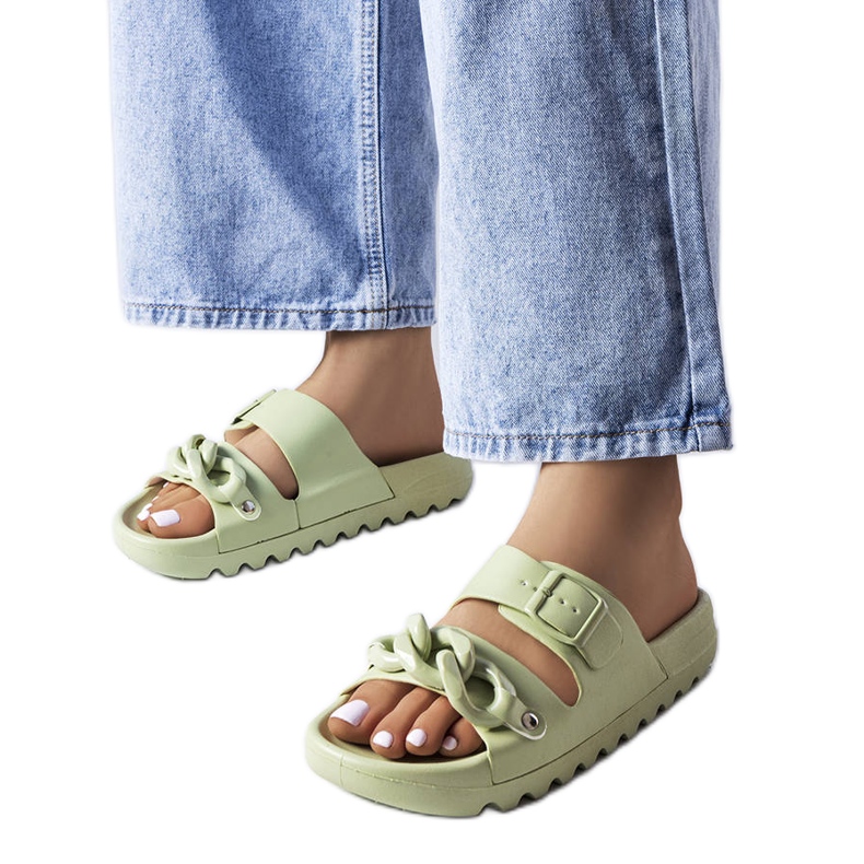 Gröna gummiflip flops
