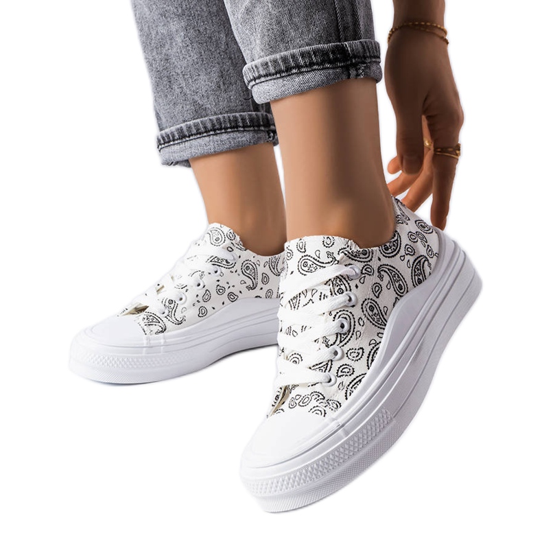 Vita platåsneakers från Bélair