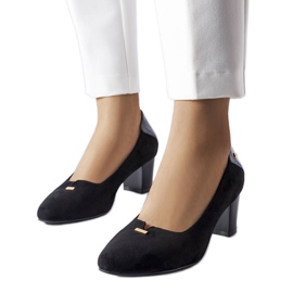 Svarta eleganta pumps från Vinceza