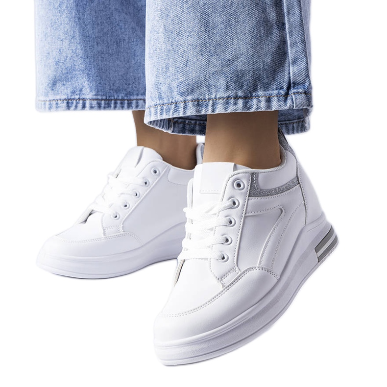 Vita sneakers med glitterinlägg från Bonevil