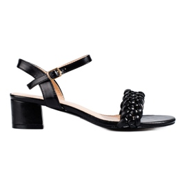 Svarta lågklackade sandaler från Shelovet