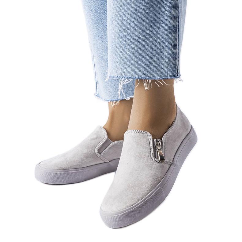 Gråa sneakers från Gary