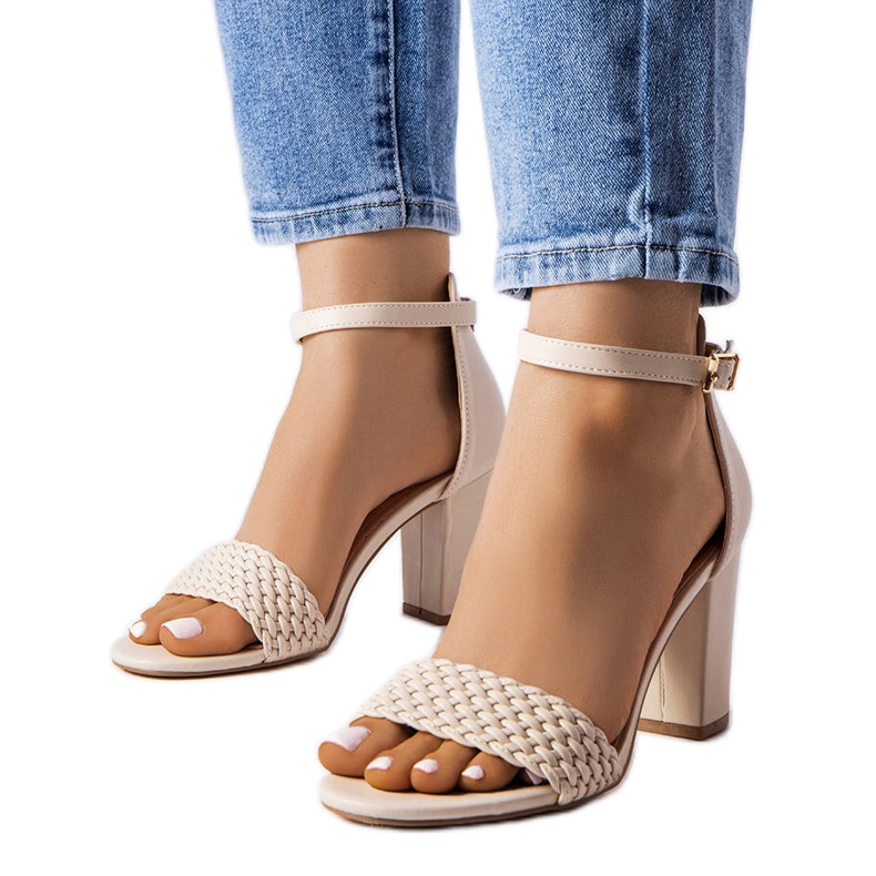 Evento Beige vävda blocksandaler från Oliveirinhas