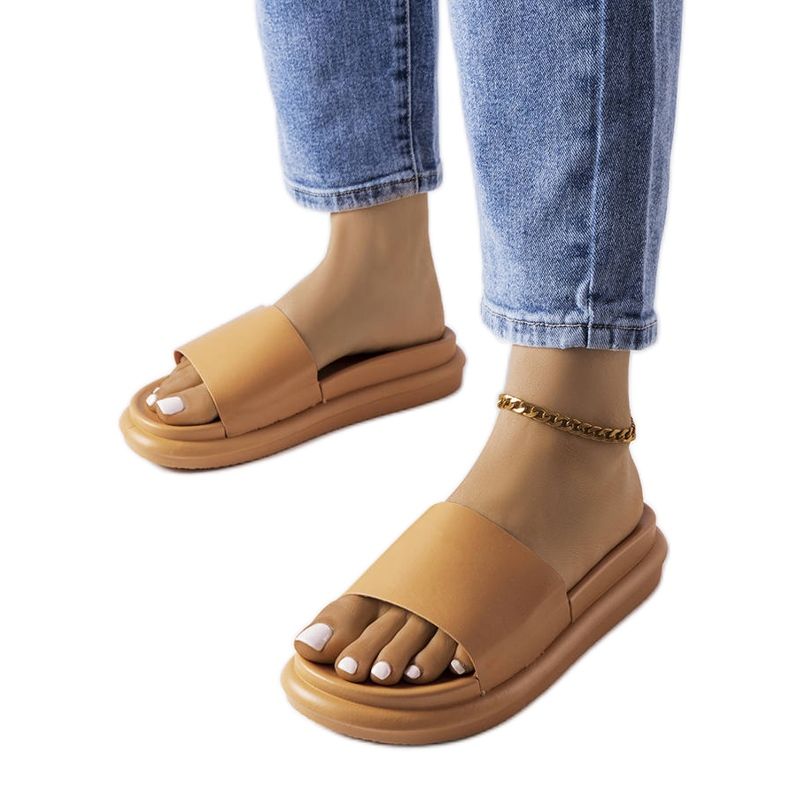 Bruna platåsandaler från Paquette