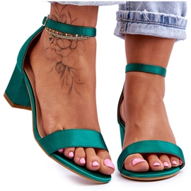 PG1 Juliet Green Satin Sandaler med låg klack grön
