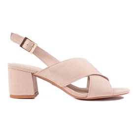 Högklackade beige mockasandaler från Shelovet