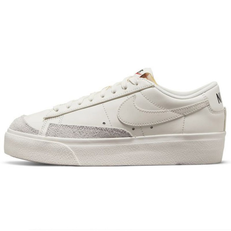 Nike Blazer Low Platform M DJ0292-105 skor vit