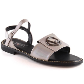 Bekväma platta glänsande beige sandaler för kvinnor S.Barski Kv 2775-45