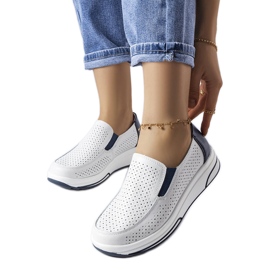 Vita genombrutna läderskor från Aiglentina