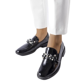 BM Svartlackade skor med kristaller från Bonne