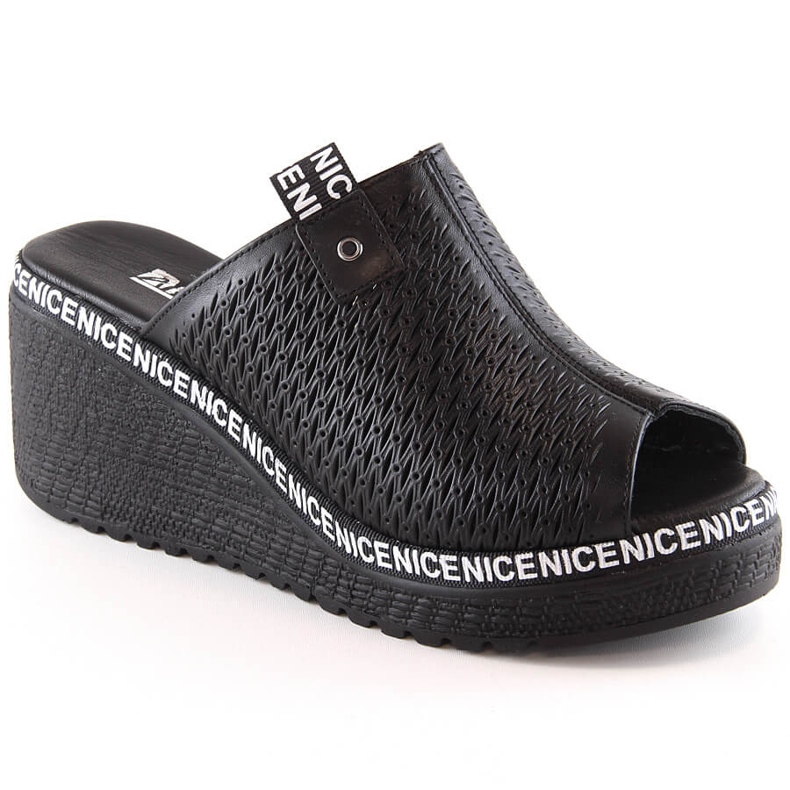 Genombrutna sandaler i läder svart Artiker 50C0523