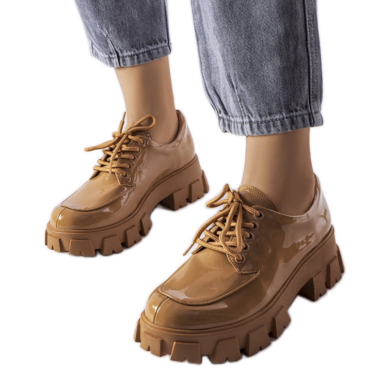 Beccadelli bruna lackskor