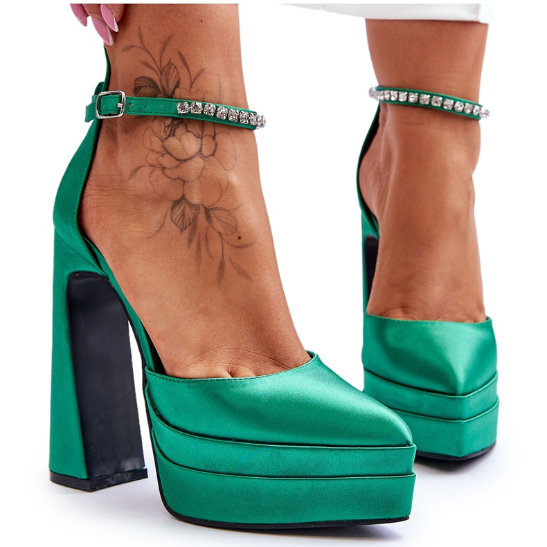 Fashionabla Pumps På En Klack Grön Santoro