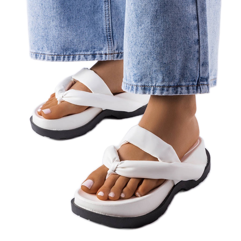 PA1 Vita platåsandaler från Lachapelle