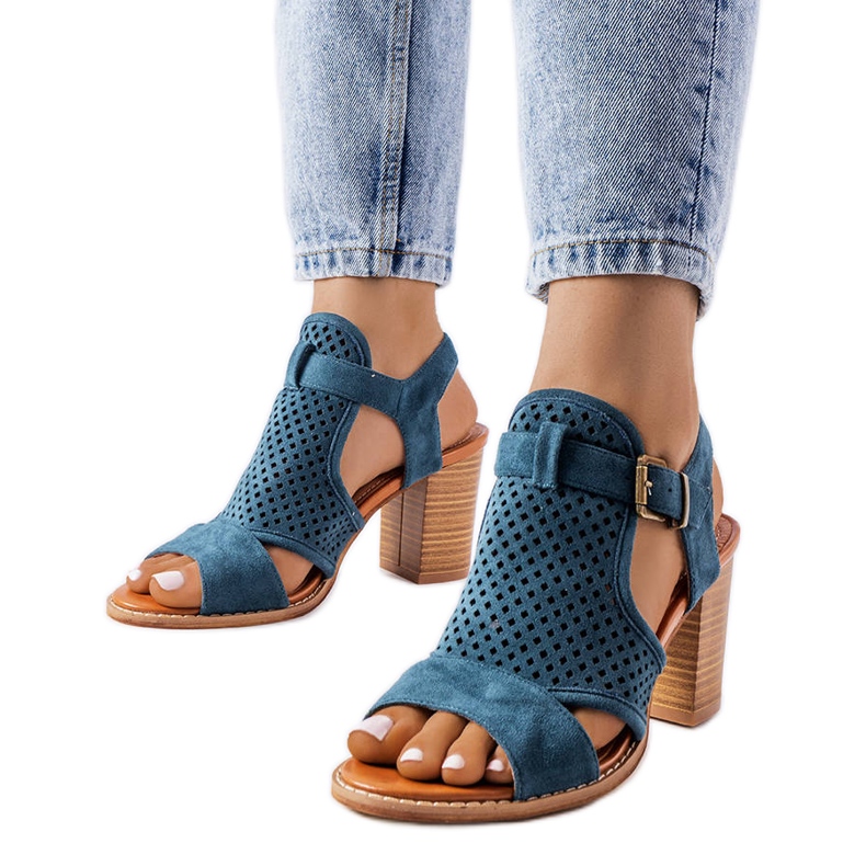 Evento Genombrutna sandaler från Courtois blå