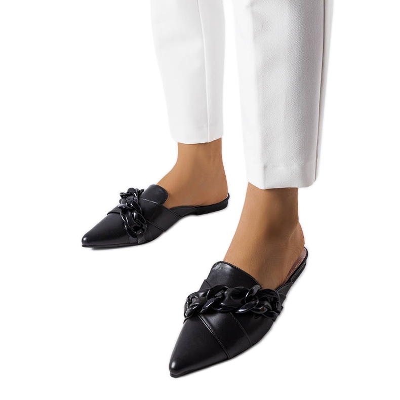 Svarta eleganta sandaler med kedja från Patenaude