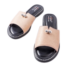 Rosa metallic sandaler med pärlor från Frederi