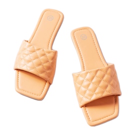 Orange quiltade tofflor från Labrie