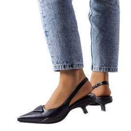 Svarta lågklackade sandaler från Labonté