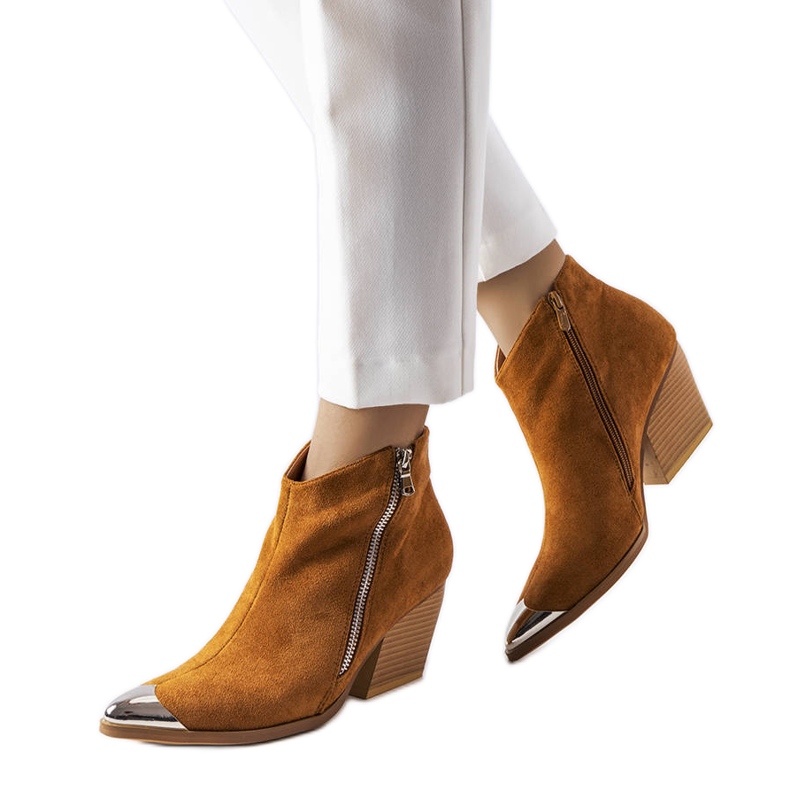 Bruna cowboystövlar med metalltå från Vergne