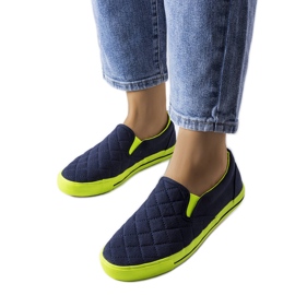 Marinblå quiltade slip-on sneakers från Balsamo