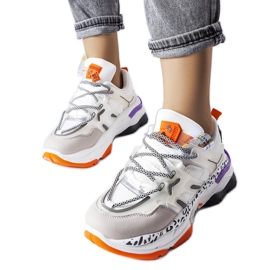 Vita sneakers av kombinerade material från Donalina