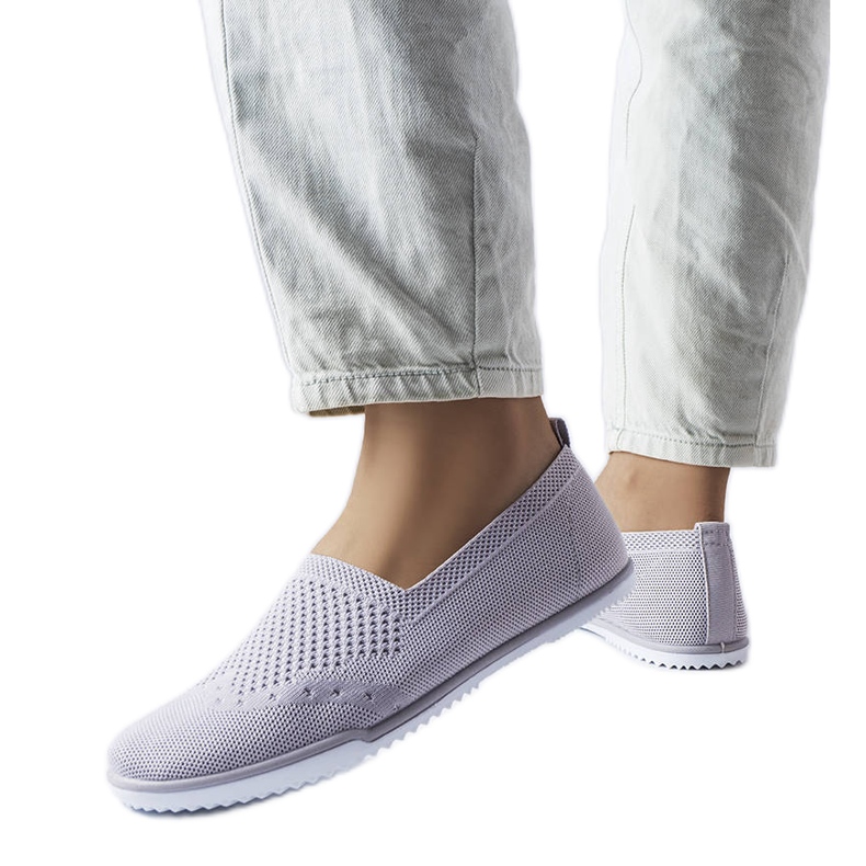 Gråa slip-on sneakers från Mazuret