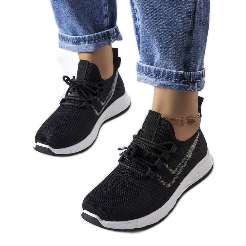 Svarta textilsneakers från McKeylor