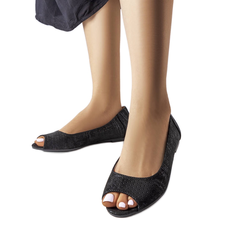 Svarta genombrutna ballerinor från Lavoie