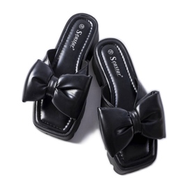 Seastar Svarta rutschbanor med traktorsulor från Bossé