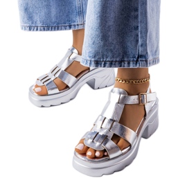 Sandaler med klack i silver från Sunset