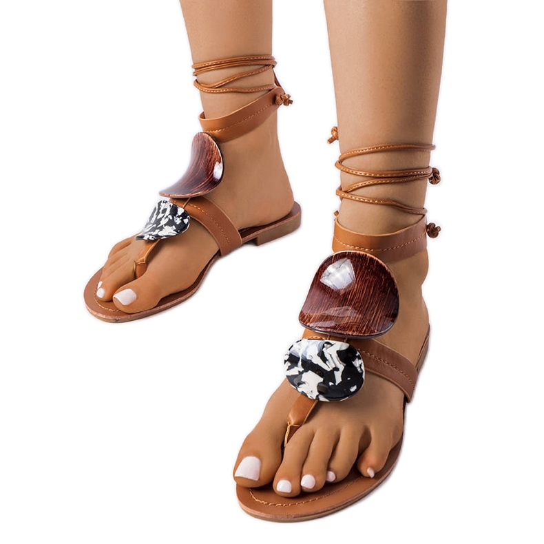 Moines bruna dekorativa sandaler