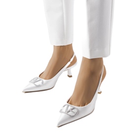 Vita höga klackar med cubic zirconias från Lafontaine